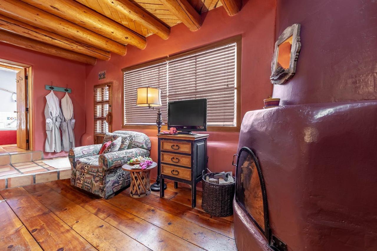 Ranchos de Taos Adobe And Pines Inn Bed And Breakfast מראה חיצוני תמונה