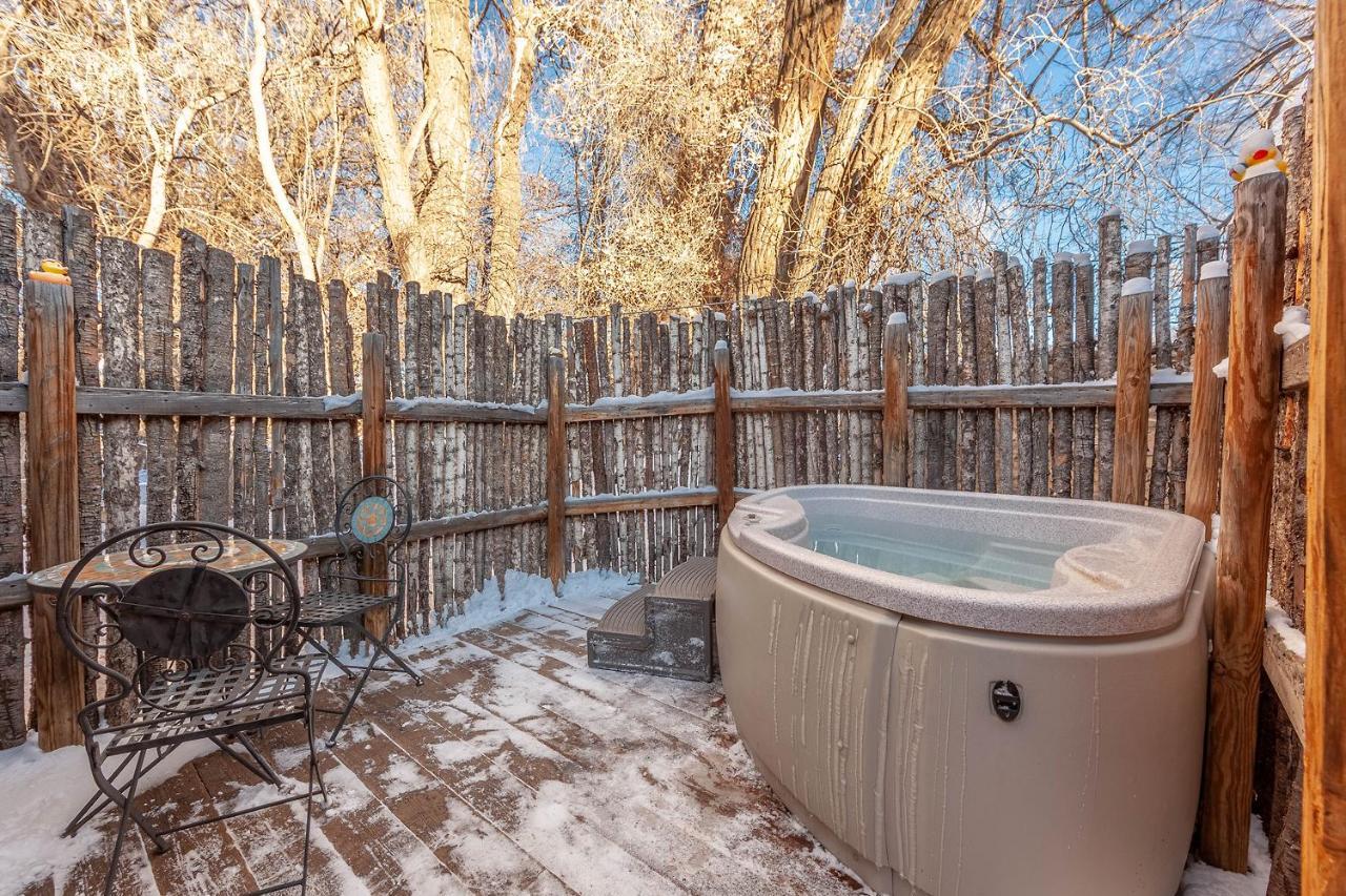 Ranchos de Taos Adobe And Pines Inn Bed And Breakfast מראה חיצוני תמונה