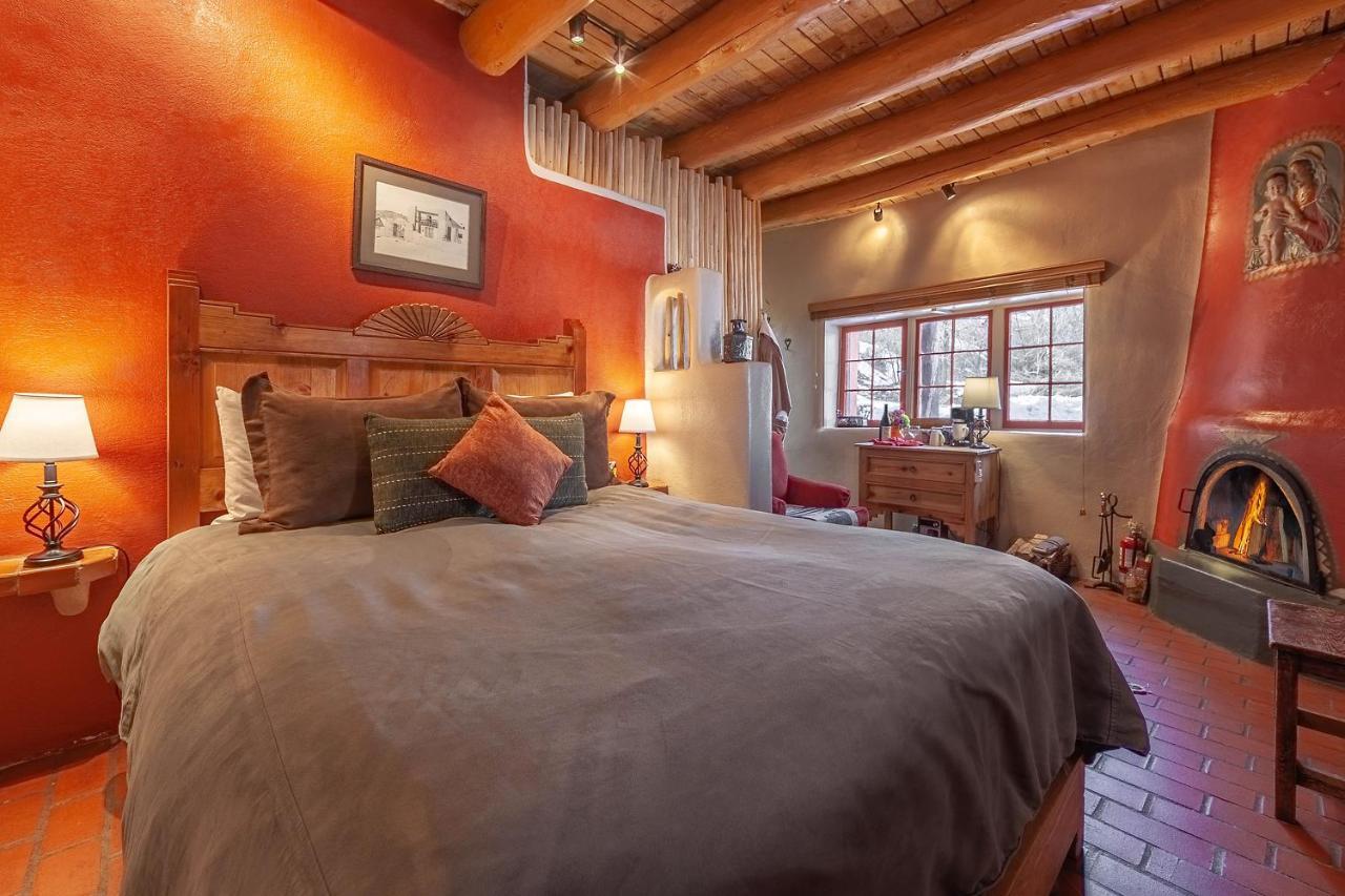 Ranchos de Taos Adobe And Pines Inn Bed And Breakfast מראה חיצוני תמונה